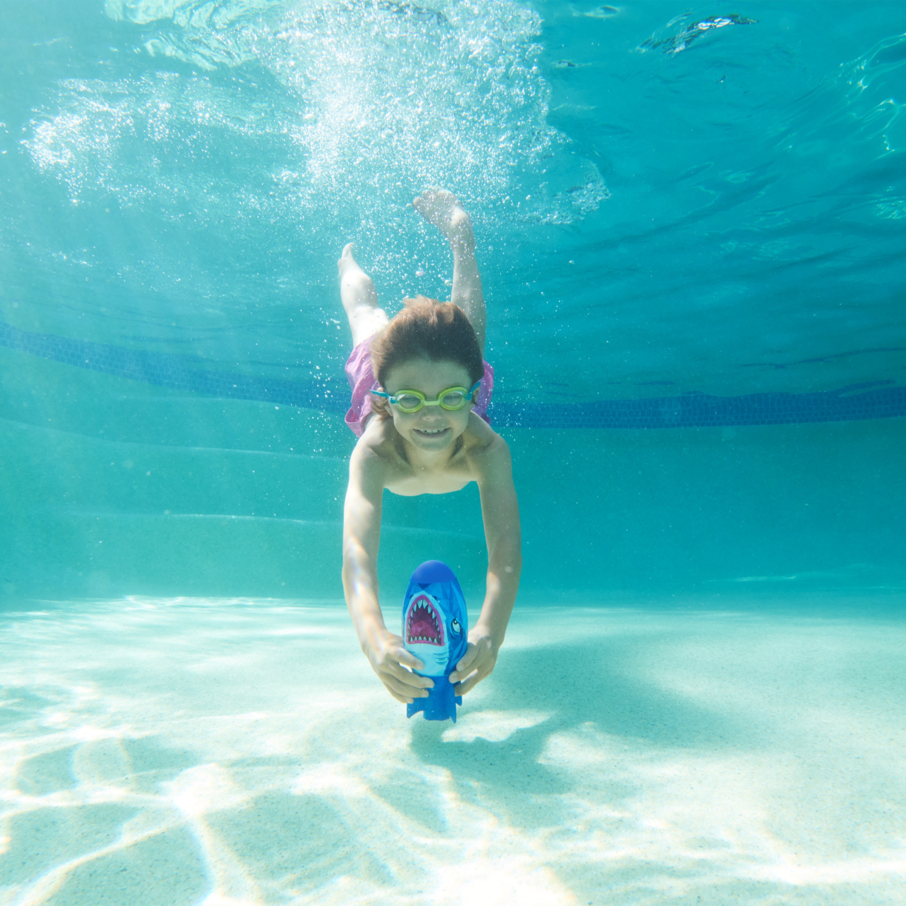 Swimways Shark Rocket Kids Pool Accessories Torpedo Pool Toys Water Rocket Outdoor Games for the Swimming Pool Lake Beach for Kids Ages 5 Up Spin Master