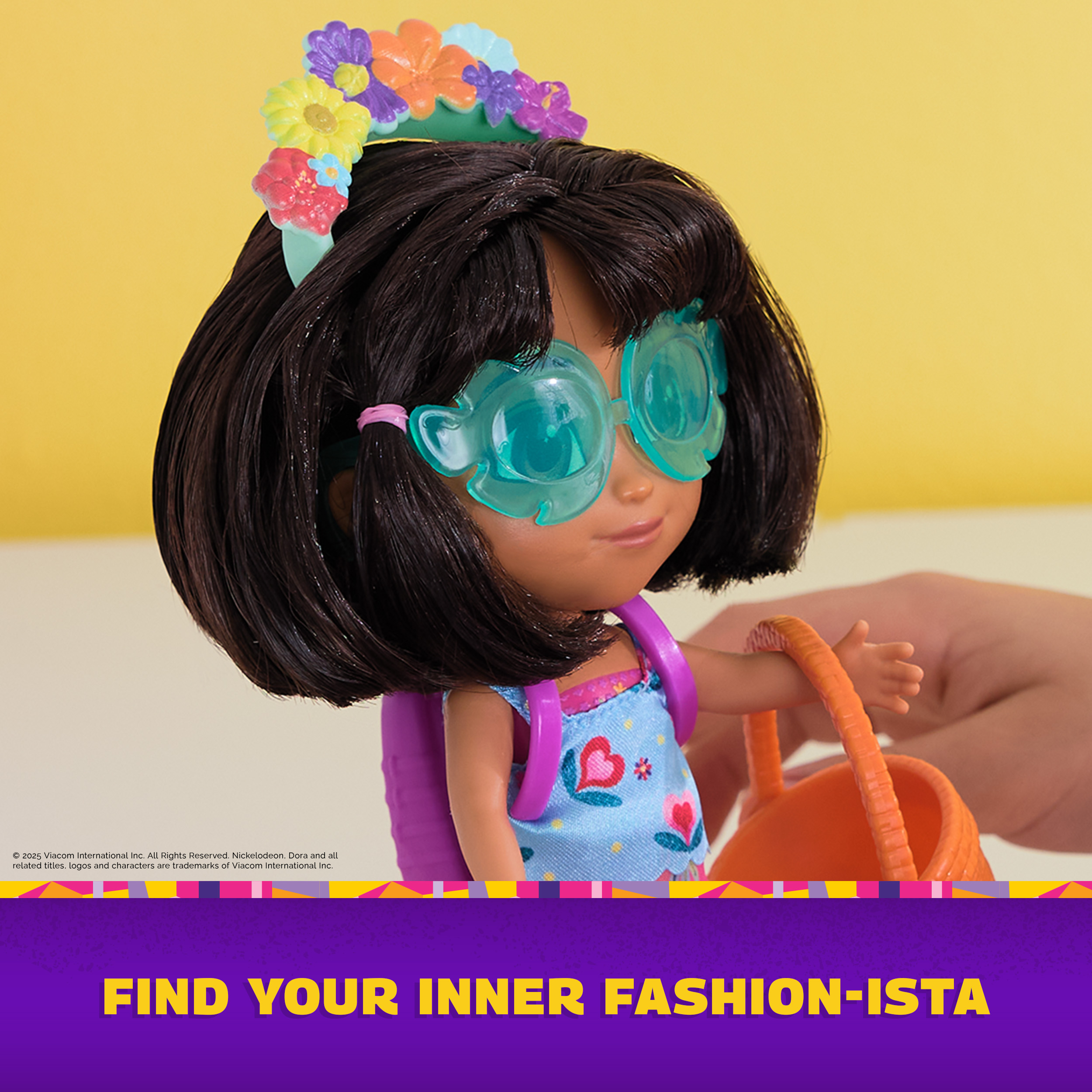 Dora, Dress Up Adventure Dora, 6-inch Doll with Removable