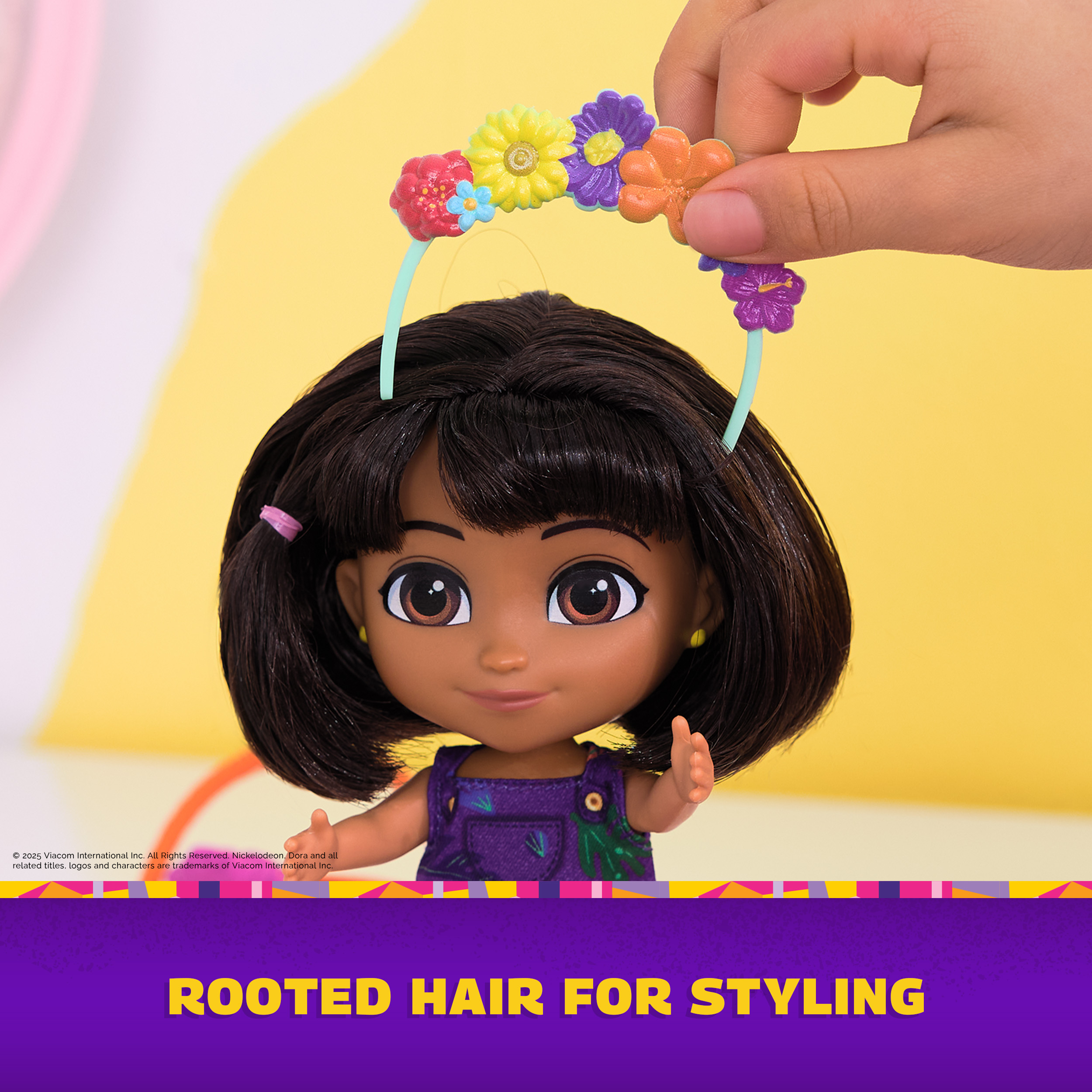 Dora, Dress Up Adventure Dora, 6-inch Doll with Removable