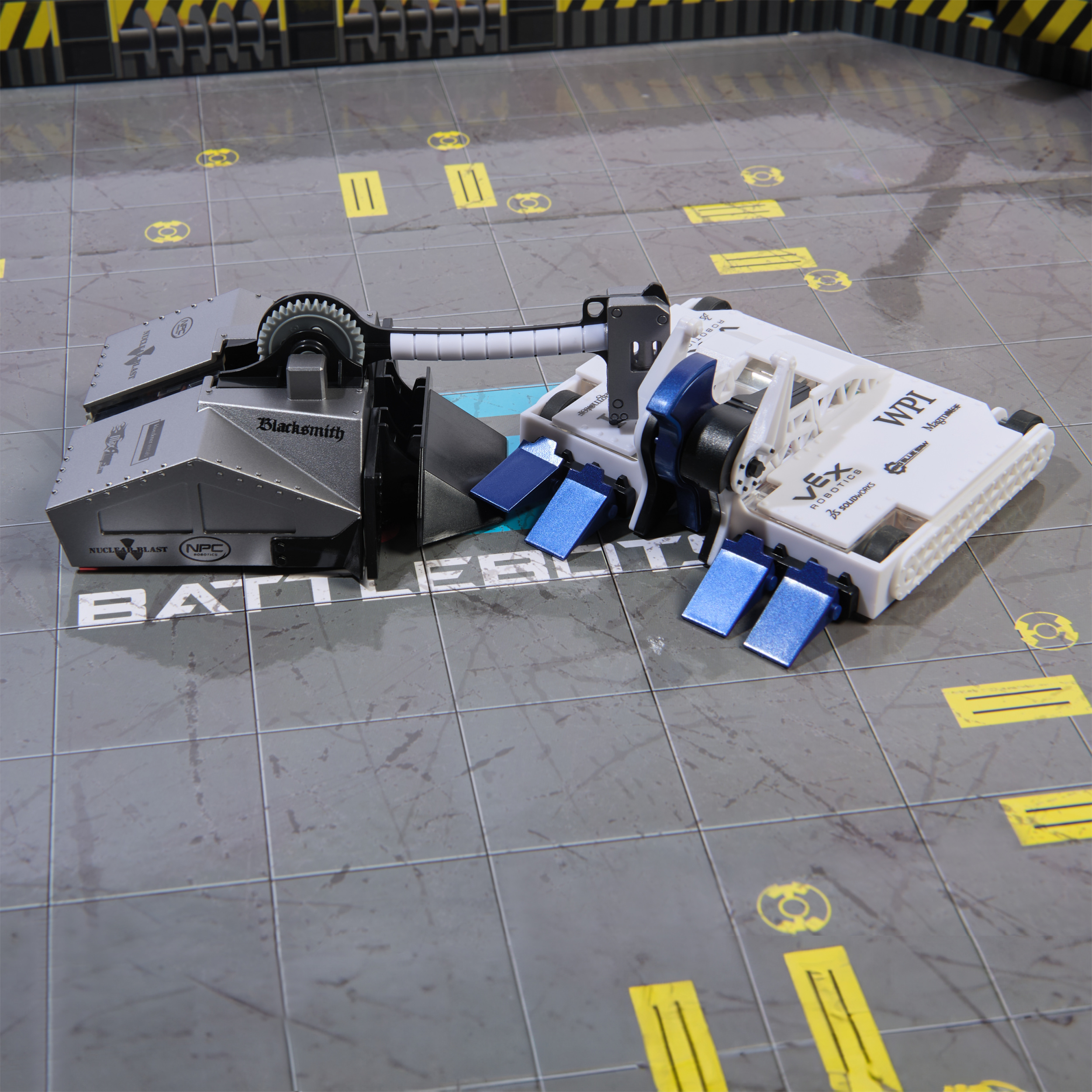 HEX BOTS BattleBots Arena Bite Force & Blacksmith, Remote Control Robot ...