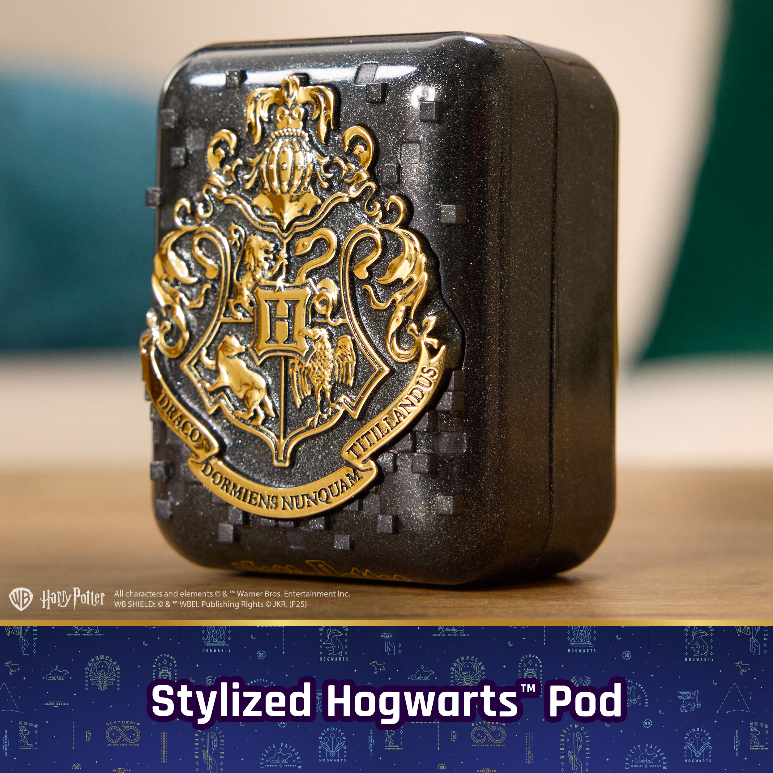 Wizarding World Harry Potter, Bitzee Interactive Toy with 20 Characters  Inside, Reacts to Touch, Digital Pet Kids Toys, Gifts \u0026 Stocking Stuffers  for Girls \u0026 Boys | Spin Master, image size:2500x2500